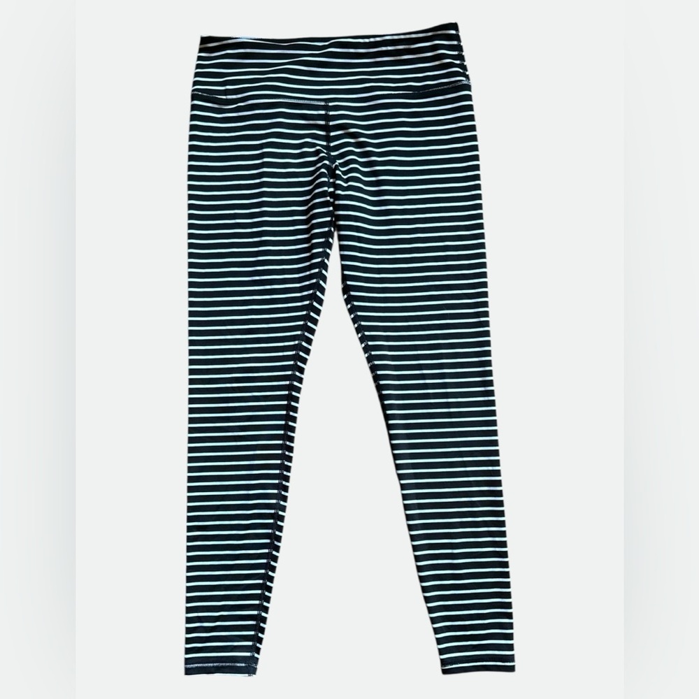 Scorpio Sol Women’s High-Waist Cropped Athletic Leggings – Size Small